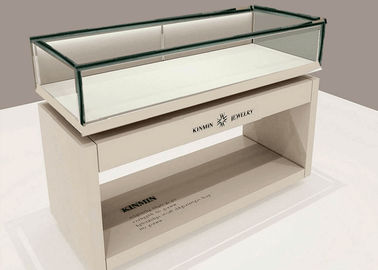 OEM Display di vetro in legno bianco opaco Display di piattaforma / Display di negozio al dettaglio