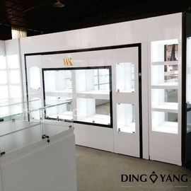 Showroom di design di gioielli in stile moderno personalizzabile da produttori e fornitori