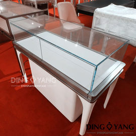 Gioielleria Diamond Streamline Showroom Furniture